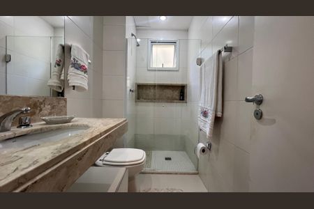 Apartamento à venda com 174m², 3 quartos e 3 vagas Apartamento à venda com 174m², 3 quartos e 3 vagasBanheiro da Suíte 2