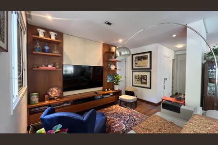 Apartamento à venda com 174m², 3 quartos e 3 vagas Apartamento à venda com 174m², 3 quartos e 3 vagasSala de TV
