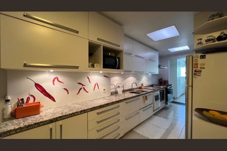 Apartamento à venda com 174m², 3 quartos e 3 vagas Apartamento à venda com 174m², 3 quartos e 3 vagasCozinha