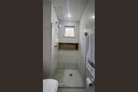 Apartamento à venda com 174m², 3 quartos e 3 vagas Apartamento à venda com 174m², 3 quartos e 3 vagasBanheiro da Suíte 2