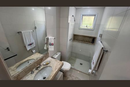 Apartamento à venda com 174m², 3 quartos e 3 vagas Apartamento à venda com 174m², 3 quartos e 3 vagasBanheiro da Suíte 2