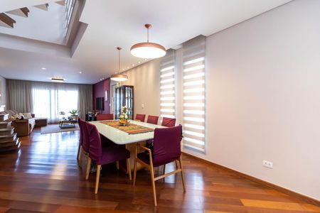 Casa à venda com 391m², 3 quartos e 5 vagas Casa à venda com 391m², 3 quartos e 5 vagasSala de Jantar