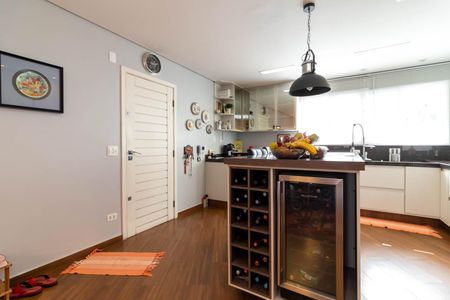 Casa à venda com 391m², 3 quartos e 5 vagas Casa à venda com 391m², 3 quartos e 5 vagasCozinha