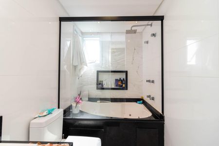 Casa à venda com 391m², 3 quartos e 5 vagas Casa à venda com 391m², 3 quartos e 5 vagasBanheiro da Suíte 1