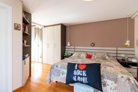 Casa à venda com 391m², 3 quartos e 5 vagas Casa à venda com 391m², 3 quartos e 5 vagasSuíte 1