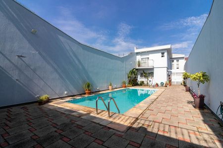 Casa à venda com 391m², 3 quartos e 5 vagas Casa à venda com 391m², 3 quartos e 5 vagasPiscina