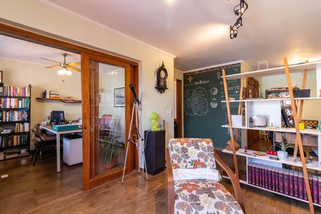 Casa à venda com 391m², 3 quartos e 5 vagas Casa à venda com 391m², 3 quartos e 5 vagasEscritório