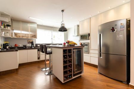 Casa à venda com 391m², 3 quartos e 5 vagas Casa à venda com 391m², 3 quartos e 5 vagasCozinha