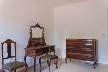 Casa à venda com 208m², 4 quartos e 3 vagas Casa à venda com 208m², 4 quartos e 3 vagasQuarto 1