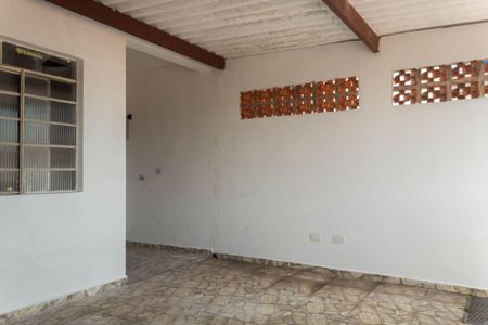 Casa à venda com 208m², 4 quartos e 3 vagas Casa à venda com 208m², 4 quartos e 3 vagasVaranda