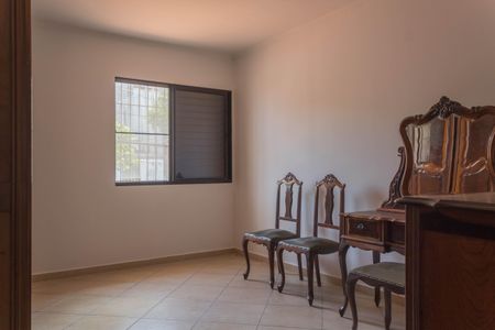 Casa à venda com 208m², 4 quartos e 3 vagas Casa à venda com 208m², 4 quartos e 3 vagasQuarto 1