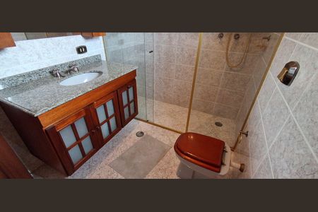 Casa à venda com 350m², 4 quartos e 4 vagasBanheiro Suíte 1