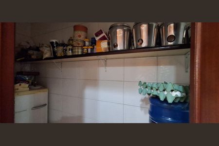 Casa à venda com 350m², 4 quartos e 4 vagasDespensa