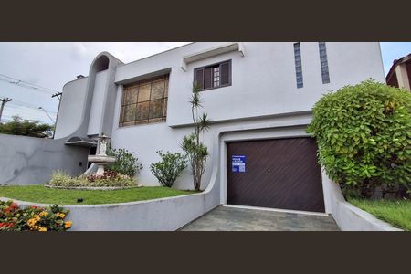 Casa à venda com 350m², 4 quartos e 4 vagasFachada