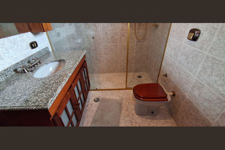 Casa à venda com 350m², 4 quartos e 4 vagasBanheiro Suíte 1