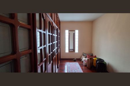 Casa à venda com 350m², 4 quartos e 4 vagasCloset suíte 3