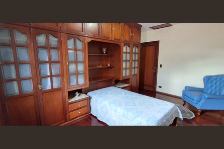 Casa à venda com 350m², 4 quartos e 4 vagasSuíte 1