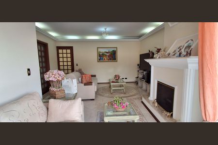 Casa à venda com 350m², 4 quartos e 4 vagasSala suíte Master