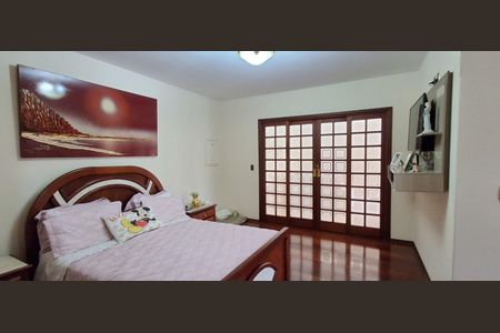 Casa à venda com 350m², 4 quartos e 4 vagasSuíte Master