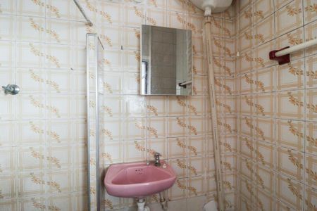 Casa à venda com 200m², 4 quartos e 1 vaga Casa à venda com 200m², 4 quartos e 1 vagaBanheiro de Serviço