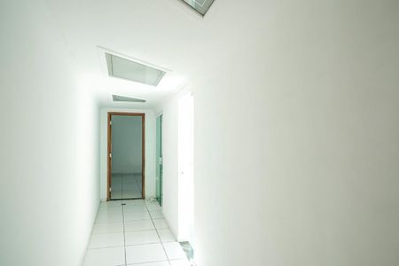 Casa à venda com 350m², 3 quartos e 2 vagasCorredor