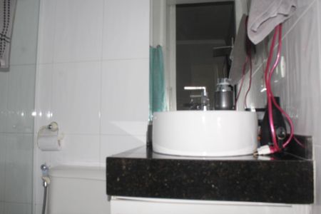 Apartamento à venda com 76m², 2 quartos e 2 vagasBanheiro da Suíte