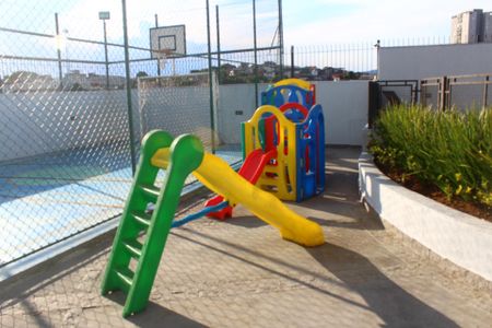 Apartamento à venda com 76m², 2 quartos e 2 vagasÁrea comum - Playground