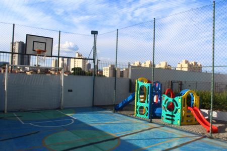 Apartamento à venda com 76m², 2 quartos e 2 vagasÁrea comum - Quadra