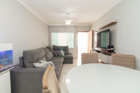 Casa à venda com 120m², 3 quartos e 2 vagasSala