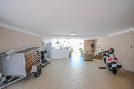 Casa à venda com 465m², 3 quartos e 7 vagasGaragem e área de lazer