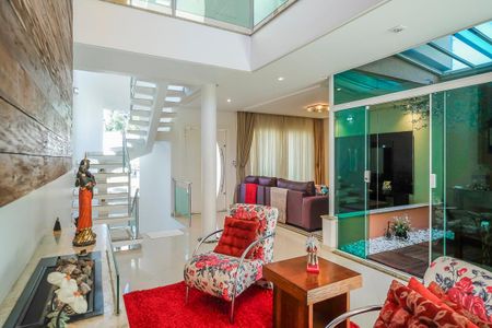 Casa à venda com 465m², 3 quartos e 7 vagasSala