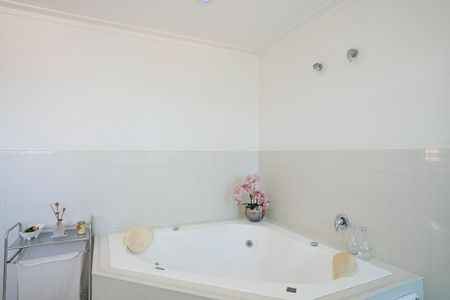 Casa à venda com 465m², 3 quartos e 7 vagasBanheiro da suíte 1