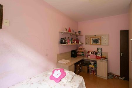 Casa à venda com 360m², 3 quartos e 2 vagas Casa à venda com 360m², 3 quartos e 2 vagasQuarto 2