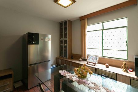 Casa à venda com 360m², 3 quartos e 2 vagas Casa à venda com 360m², 3 quartos e 2 vagasCopa