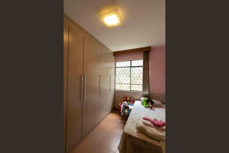 Casa à venda com 360m², 3 quartos e 2 vagas Casa à venda com 360m², 3 quartos e 2 vagasQuarto 2