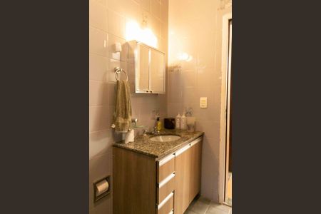 Casa à venda com 360m², 3 quartos e 2 vagas Casa à venda com 360m², 3 quartos e 2 vagasBanheiro Suite