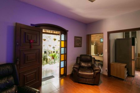 Casa à venda com 360m², 3 quartos e 2 vagas Casa à venda com 360m², 3 quartos e 2 vagasSala