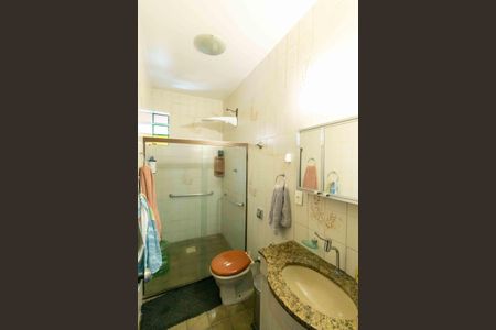 Casa à venda com 360m², 3 quartos e 2 vagas Casa à venda com 360m², 3 quartos e 2 vagasBanheiro Social