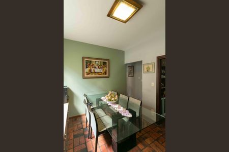 Casa à venda com 360m², 3 quartos e 2 vagas Casa à venda com 360m², 3 quartos e 2 vagasCopa