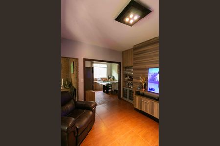 Casa à venda com 360m², 3 quartos e 2 vagas Casa à venda com 360m², 3 quartos e 2 vagasSala