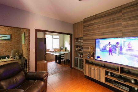 Casa à venda com 360m², 3 quartos e 2 vagas Casa à venda com 360m², 3 quartos e 2 vagasSala