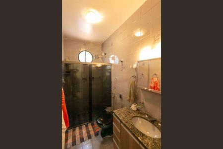 Casa à venda com 360m², 3 quartos e 2 vagas Casa à venda com 360m², 3 quartos e 2 vagasBanheiro Suite