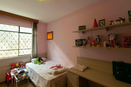 Casa à venda com 360m², 3 quartos e 2 vagas Casa à venda com 360m², 3 quartos e 2 vagasQuarto 2