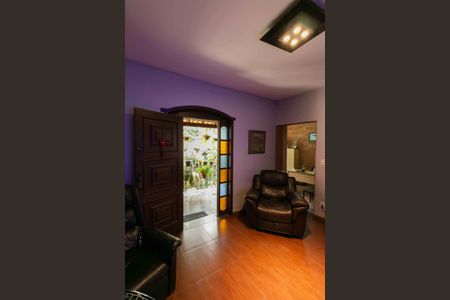 Casa à venda com 360m², 3 quartos e 2 vagas Casa à venda com 360m², 3 quartos e 2 vagasSala