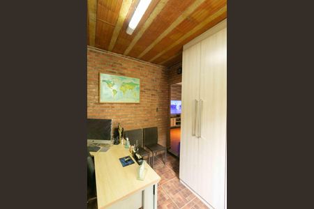 Casa à venda com 360m², 3 quartos e 2 vagas Casa à venda com 360m², 3 quartos e 2 vagasEscritório