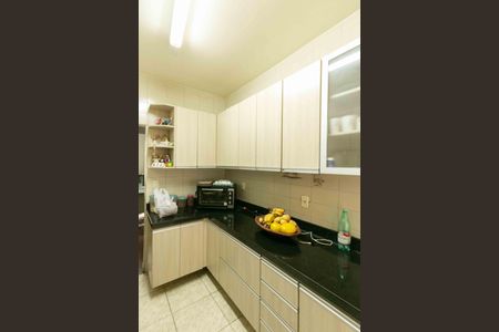 Casa à venda com 360m², 3 quartos e 2 vagas Casa à venda com 360m², 3 quartos e 2 vagasCozinha