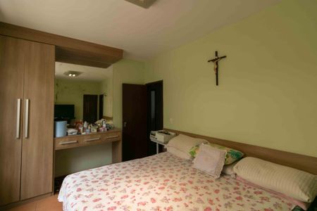 Casa à venda com 360m², 3 quartos e 2 vagas Casa à venda com 360m², 3 quartos e 2 vagasQuarto 3 Suite