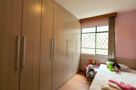 Casa à venda com 360m², 3 quartos e 2 vagas Casa à venda com 360m², 3 quartos e 2 vagasQuarto 2