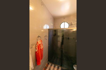 Casa à venda com 360m², 3 quartos e 2 vagas Casa à venda com 360m², 3 quartos e 2 vagasBanheiro Suite