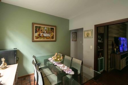 Casa à venda com 360m², 3 quartos e 2 vagas Casa à venda com 360m², 3 quartos e 2 vagasCopa